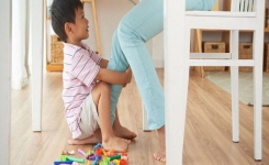 Comment aider un enfant à patienter lorsque vous êtes occupé