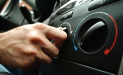 Pourquoi c'est dangereux d'allumer la clim au démarrage de la voiture !