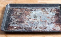 3 Astuces Spectaculaires Pour Nettoyer Les Plaques De Four Très (Très) Sales