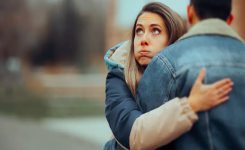 Un psychologue révèle pourquoi certaines personnes attirent les pervers narcissiques