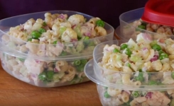 Amateurs de thon, à vos assiettes ! Cette salade de pâtes santé est presque TROP bonne pour exister!