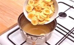 Remèdes naturels pour l’insomnie: faites bouillir des bananes